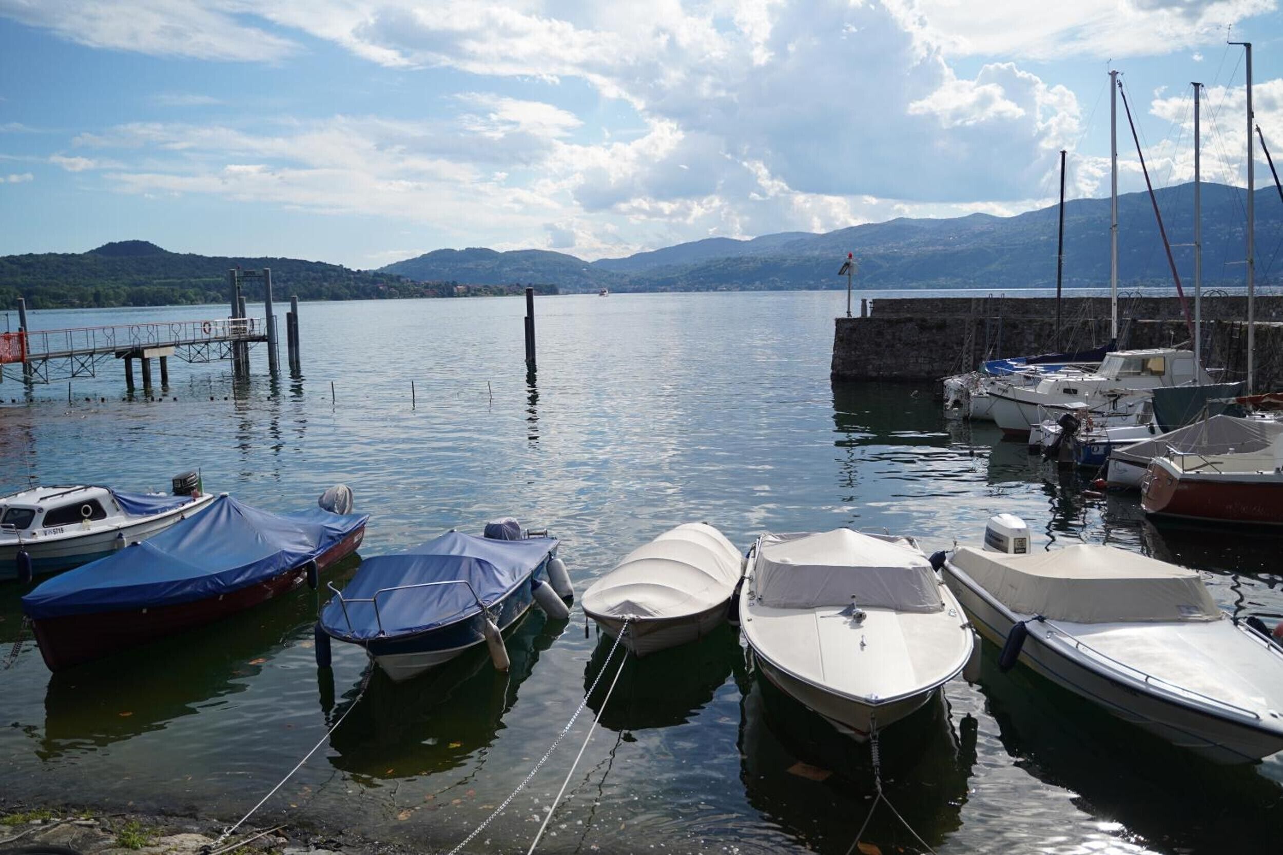 マリーナ. San Martino Lake View Apartment – Relax with Stunning Lake Maggiore Views