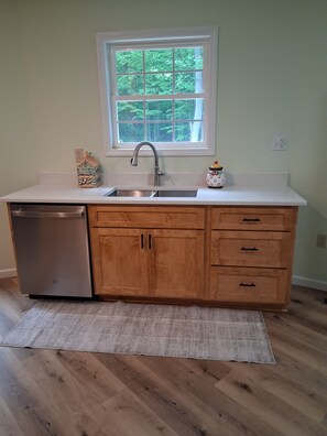 Interior - Whispering Pines is a lovely 3-bedroom family-friendly home in a wooded setting. (New Pekin)