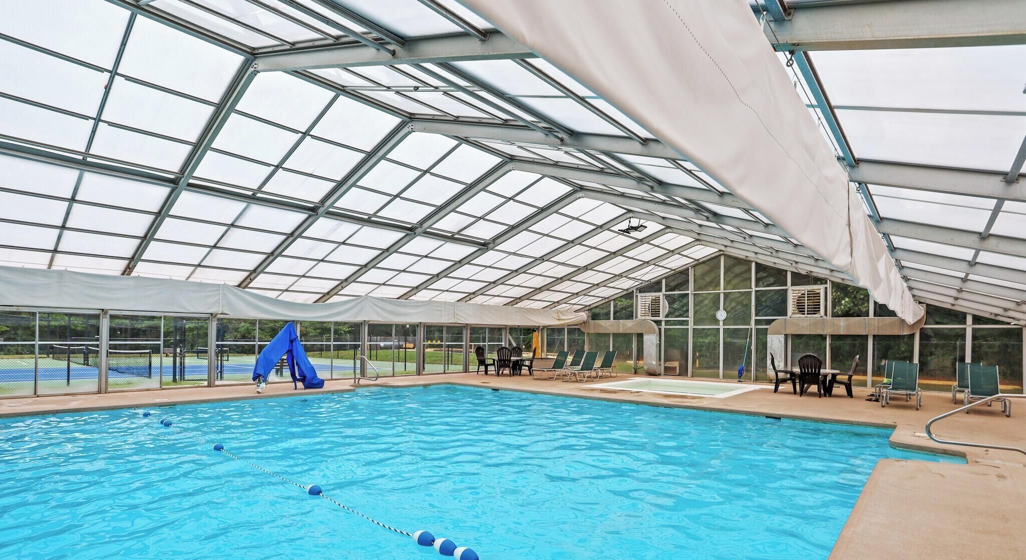 Innenpool, beheizter Pool