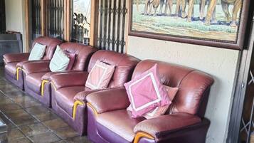 Hus, 4 soverom, terrasse | Lounge