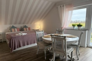Free WiFi, bed sheets - Agritourism by the sea. (Rabiąż)