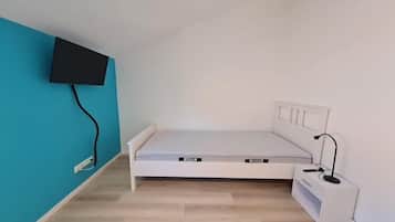 2 bedrooms, bed sheets