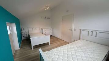 2 bedrooms, bed sheets
