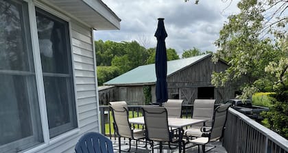 Charming 3-bedroom farmhouse in enchanting Schuylerville.