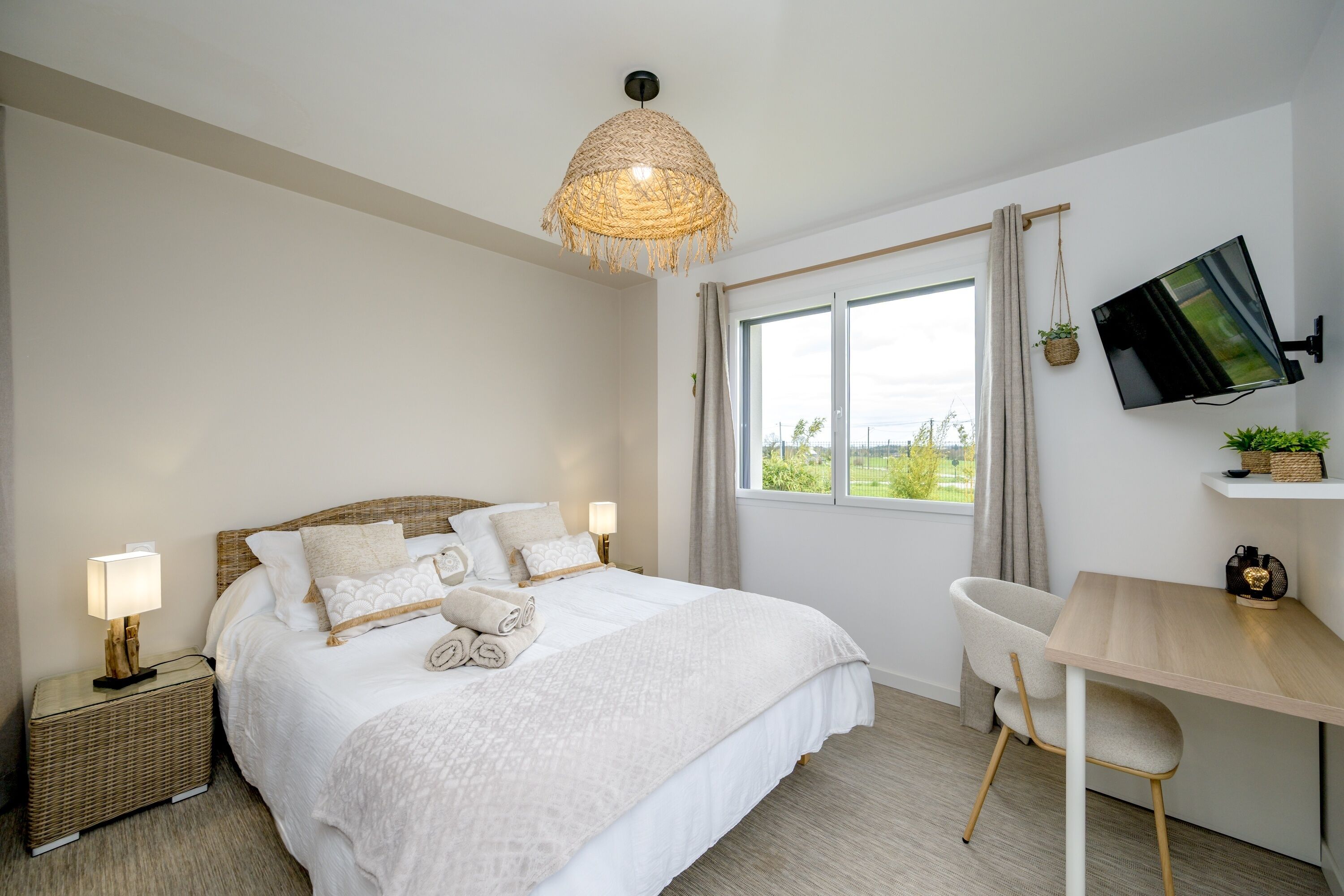 4 bedrooms, iron/ironing board, free WiFi, bed sheets