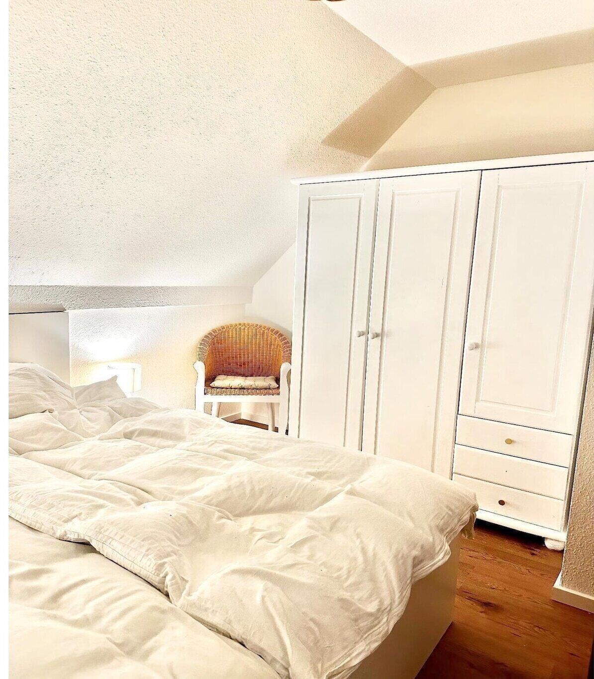 1 Schlafzimmer, Reisekinderbett