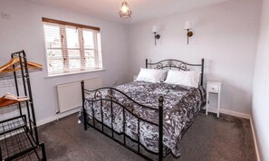2 Schlafzimmer, Bügeleisen/Bügelbrett, kostenloses WLAN, Bettwäsche