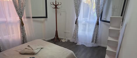 2 bedrooms, WiFi, bed sheets