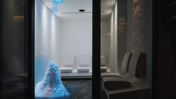 Sauna, hot tub, steam room, Turkish bath/hammam, body treatments
