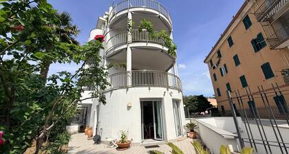 50m from the beaches with private garden and garage