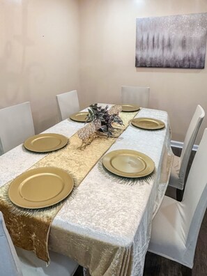 Dining - Penny Cove - Stone Mountain (Stone Mountain)