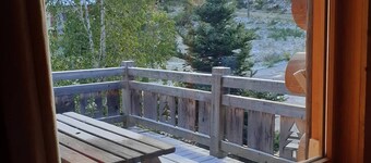 Charming 4 room wooden-log cabin in Formiguères for skiing and hiking