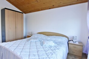 1 bedroom - Charming Apartment in Zambratija With sea View (Umag)