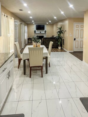 Living area - Penny Cove (Stone Mountain)