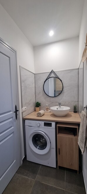 Bathroom - Vrbo Property (Sotta)