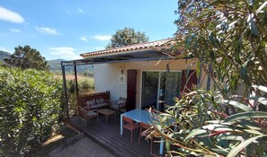 Outdoor dining - Vrbo Property (Sotta)