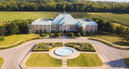 Lake Erie Blue Room Getaway
