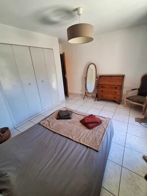 Room - Vrbo Property (Vacqueyras)