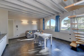 Dining - Apartment 'Olaf' with Lake View, Wi-Fi and Air Conditioning (Picedo)