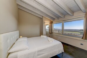 Room - Apartment 'Olaf' with Lake View, Wi-Fi and Air Conditioning (Picedo)