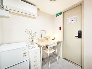 Interior - NEW! RENOVATED - 10min to Gangnam Station - 5min to Airport Bus - Heart of Seoul (Seoul)
