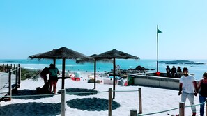 Beach nearby - House 30m from Mindelo Beach with Private Terrace and Wi-Fi (Vila Chã)
