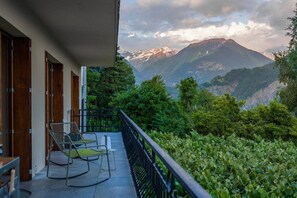 Property grounds - AlpinChic 3BR | View | Comfort | Chimney | Plancha (Passy)