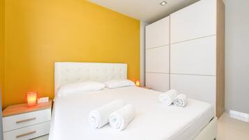 2 chambres, fer et planche à repasser, Wi-Fi, draps fournis