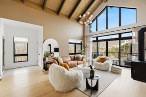 Smart TV, chimenea