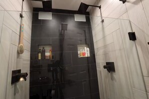 Dusche, Haartrockner, Seife