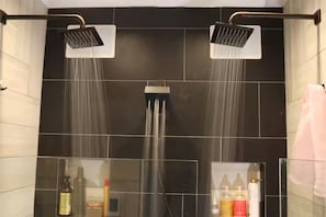 Dusche, Haartrockner, Seife