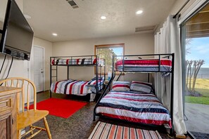 WiFi, bed sheets - Rollingwood Retreat - Waterfront (Jasper)