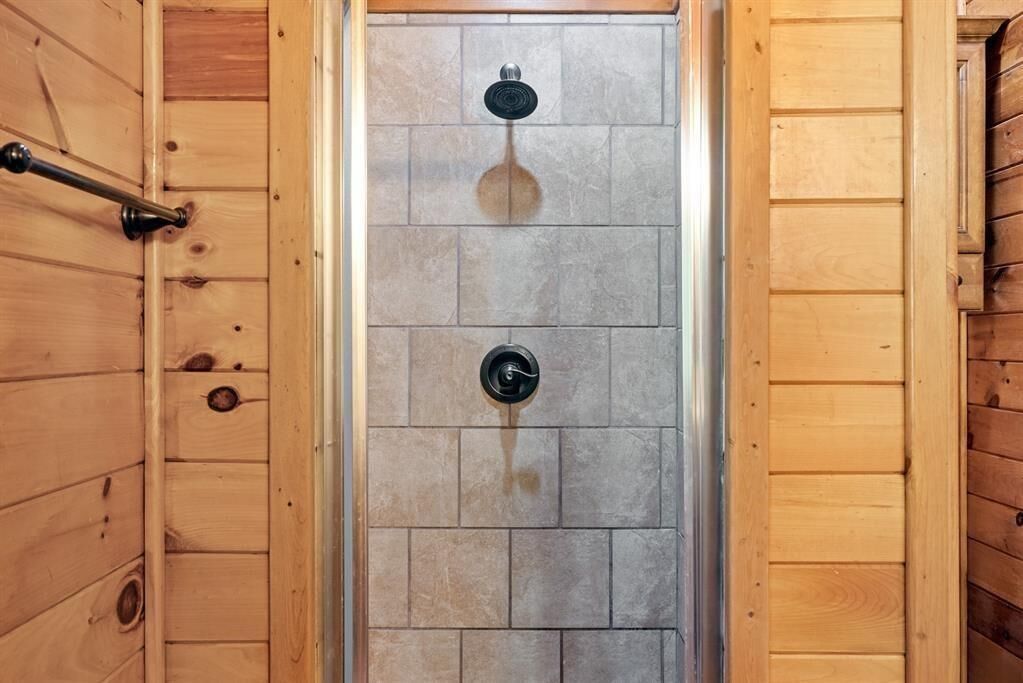 Shower, towels
