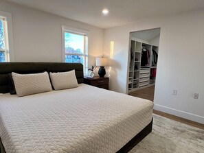4 habitaciones, tabla de planchar con plancha, wifi y ropa de cama 