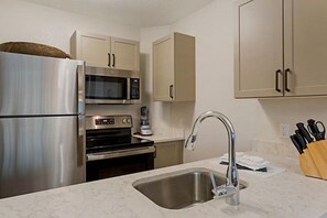 Private kitchen - BLOCK Laurel Crest - Studio (Pigeon Forge)