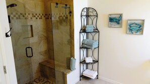 Shower, hair dryer, towels - Bliss Home at The Villages!  Pools, Golf, Pickleball, & More! (The Villages)