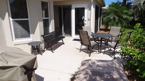 Outdoor dining - Bliss Home at The Villages!  Pools, Golf, Pickleball, & More! (The Villages)