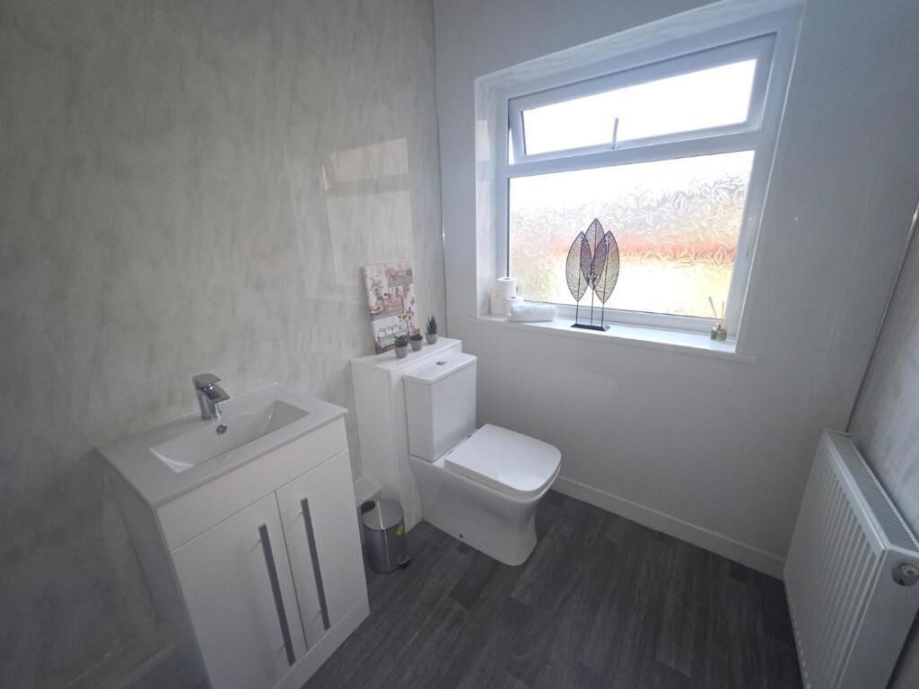 House, Mountain View | Bathroom