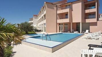 Seasonal outdoor pool