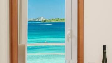 Panoramic Suite, Balcony, Sea View | Interior
