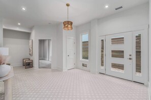 Interior - Wavewatcher's Retreat - Luxury Oceanfront Living (Wrightsville Beach)