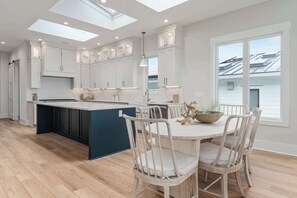 Dining - Wavewatcher's Retreat - Luxury Oceanfront Living (Wrightsville Beach)