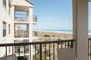 Property grounds - Sunrise at Dune Ridge - Oceanfront 3 bedroom condo (Wrightsville Beach)