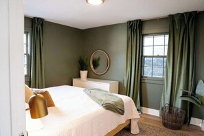 Room - Top Floor - Harbor Island Hideout (Wrightsville Beach)