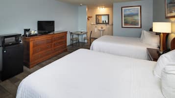 Quarto solteiro, 2 camas Queen, para fumantes | Wi-Fi de cortesia