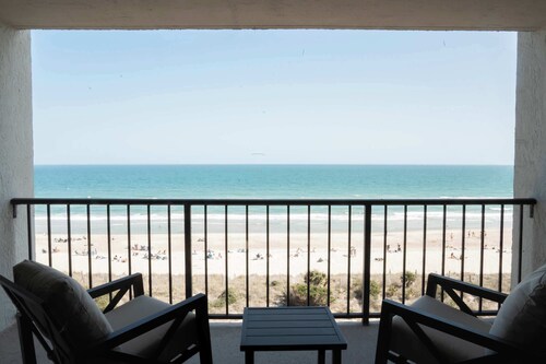 Sea Breeze- Oceanfront Station One Suite