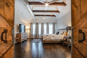 5 habitaciones, tabla de planchar con plancha, wifi y ropa de cama