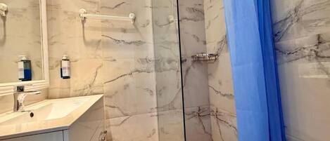 Family Apartment, Balcony, Partial Sea View | Bathroom