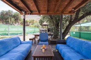 Outdoor dining - Vrbo Property (San Bartolomé de Tirajana)