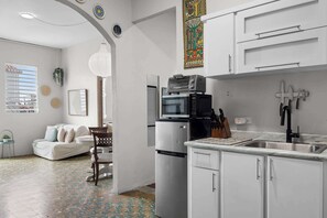 Fridge, microwave, stovetop, coffee/tea maker - Santurce Apartment | Perfect for Groups (Santurce)